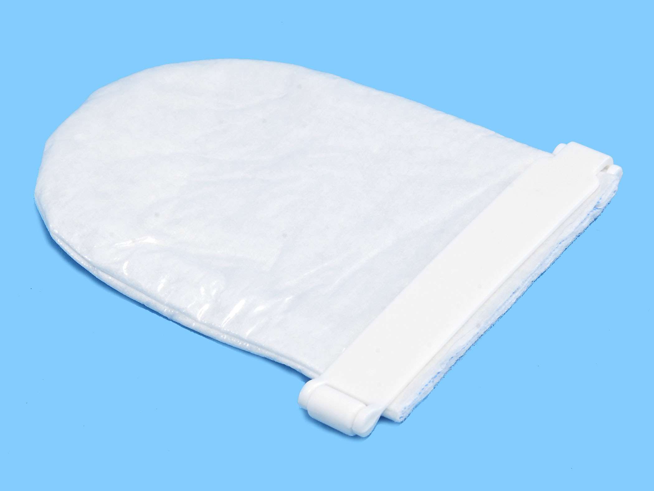 Clamp with absorbent pouch