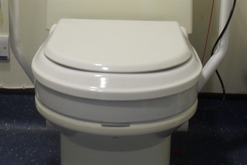 Bidet toilet